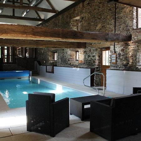 Le Manoir De La Vieille Douve Bed & Breakfast Bourg-d'Ire ภายนอก รูปภาพ