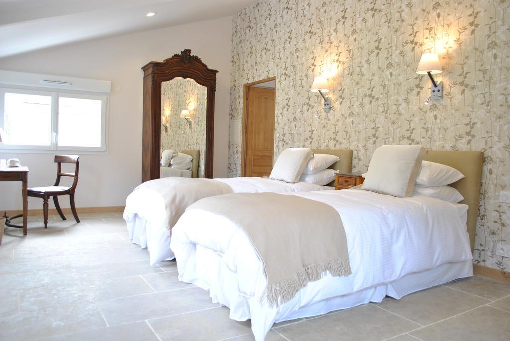 Le Manoir De La Vieille Douve Bed & Breakfast Bourg-d'Ire ห้อง รูปภาพ
