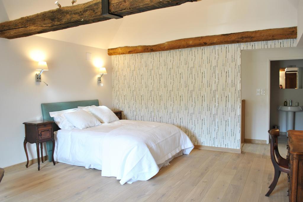 Le Manoir De La Vieille Douve Bed & Breakfast Bourg-d'Ire ห้อง รูปภาพ