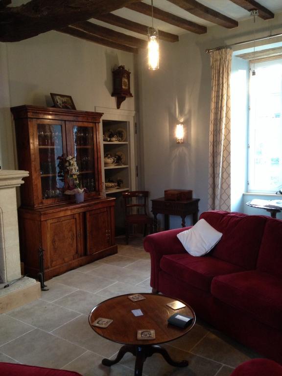 Le Manoir De La Vieille Douve Bed & Breakfast Bourg-d'Ire ภายนอก รูปภาพ