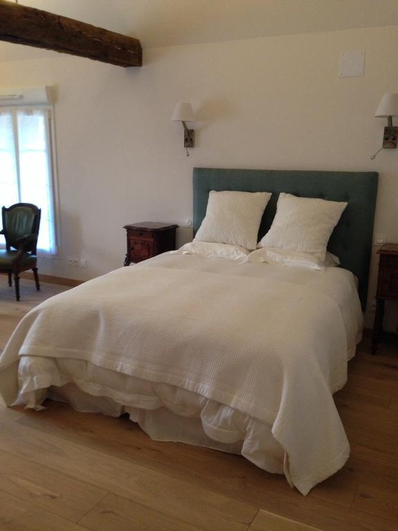 Le Manoir De La Vieille Douve Bed & Breakfast Bourg-d'Ire ห้อง รูปภาพ
