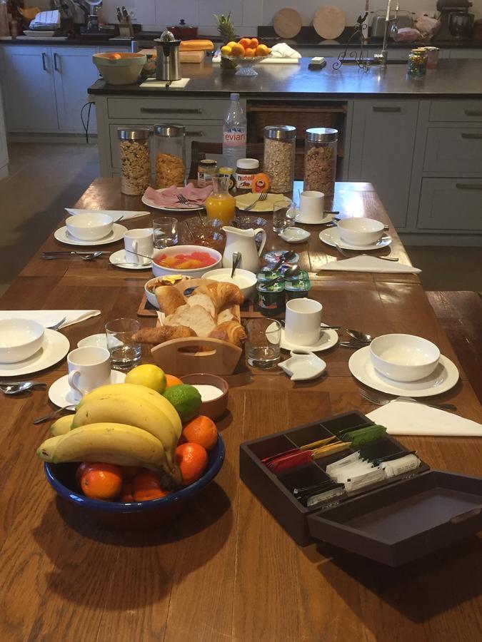 Le Manoir De La Vieille Douve Bed & Breakfast Bourg-d'Ire ภายนอก รูปภาพ